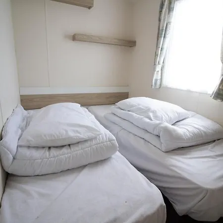 Caravan With Decking Within Walking Distance To Hunstanton Beach Ref 23054S Exterior foto