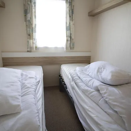 Caravan With Decking Within Walking Distance To Hunstanton Beach Ref 23054S Exterior foto