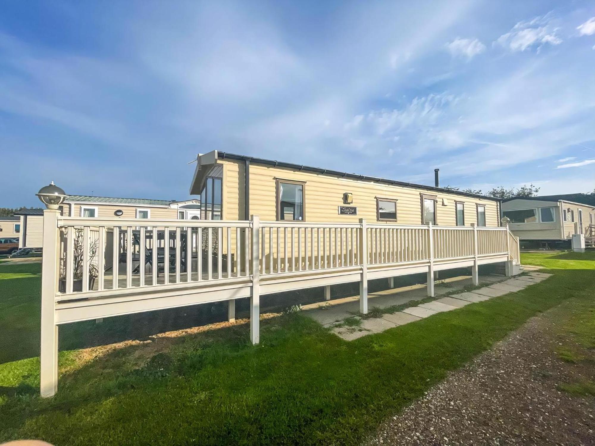 Caravan With Decking Within Walking Distance To Ref 23054s Campsite Hunstanton
